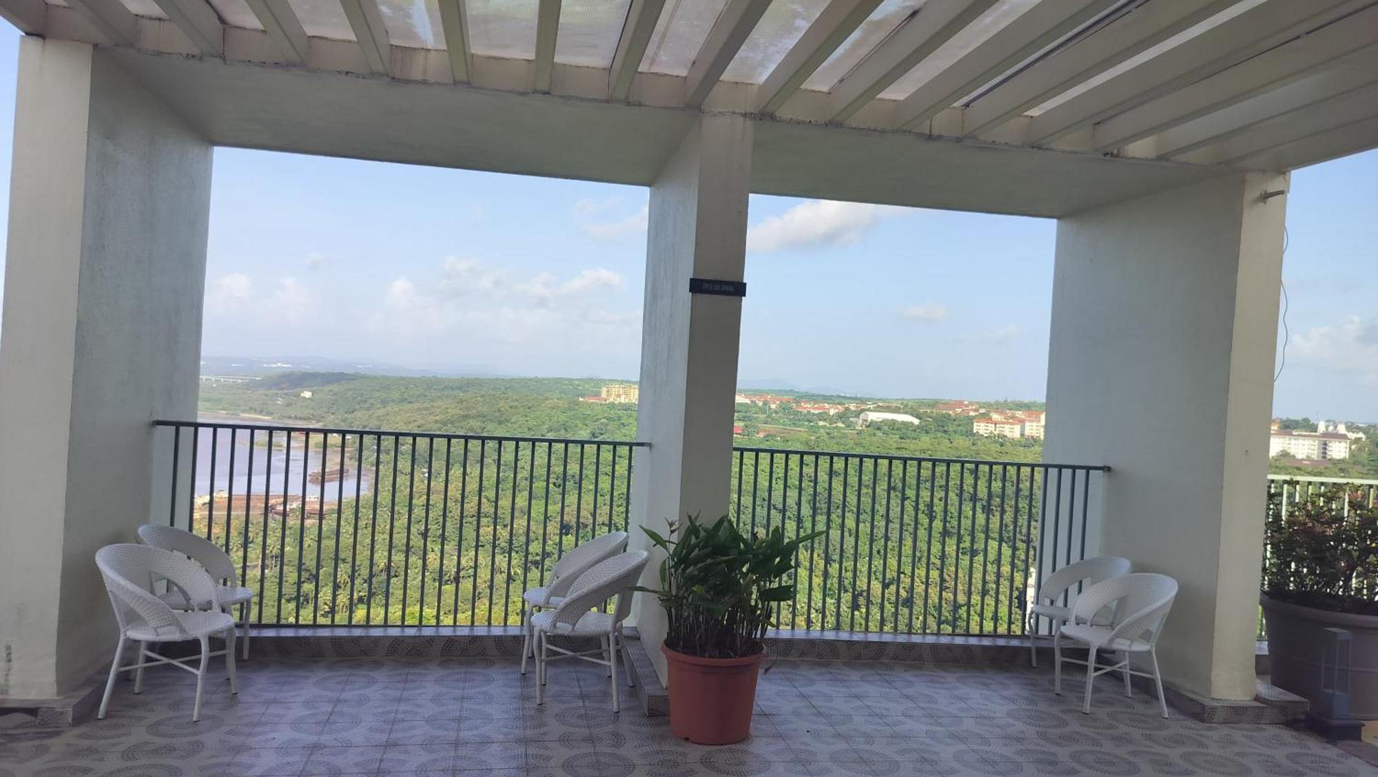 Good 2 Bhk With Pool View 6km From Airport, -805 Apartment *