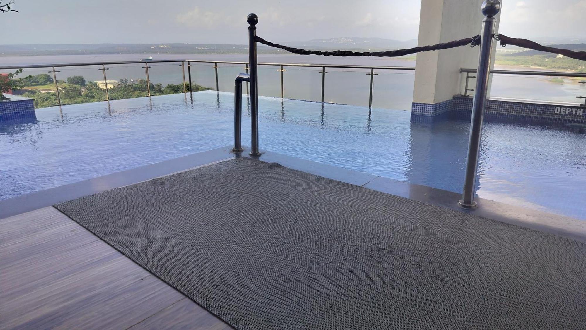 Apartment Good 2 Bhk With Pool View 6km From Airport, -805 *