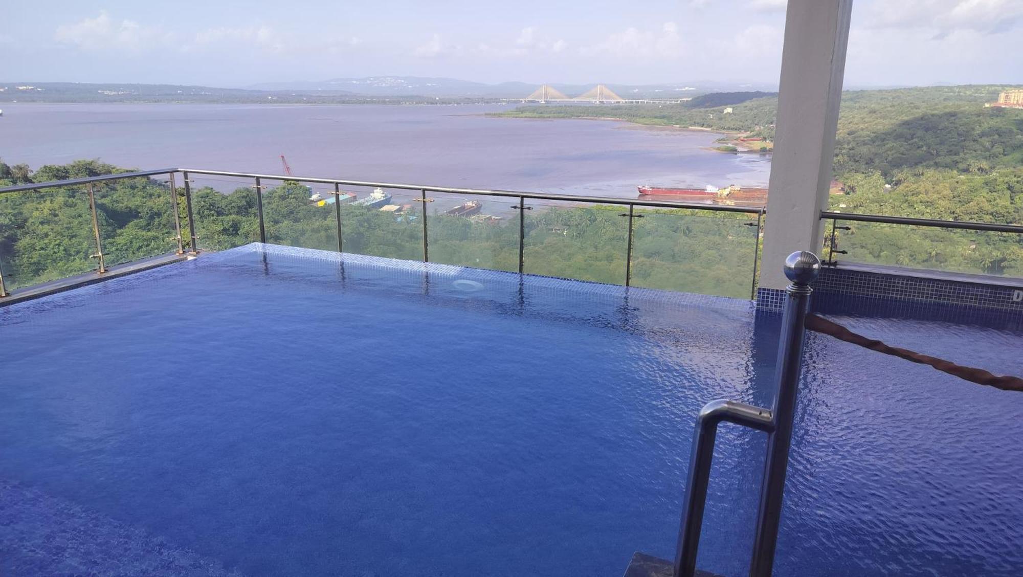 Good 2 Bhk With Pool View 6km From Airport, -805