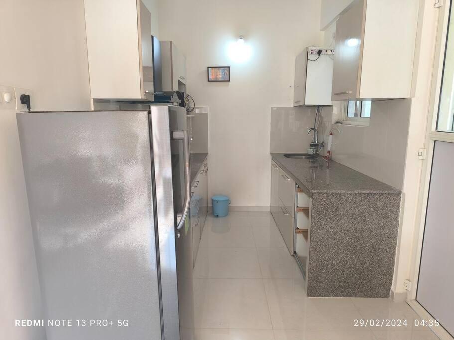 Apartment Good 2 Bhk With Pool View 6km From Airport, -805