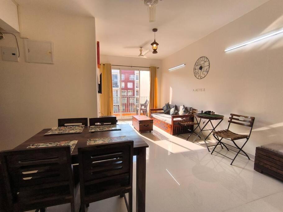 Apartment Good 2 Bhk With Pool View 6km From Airport, -805 Dabolim