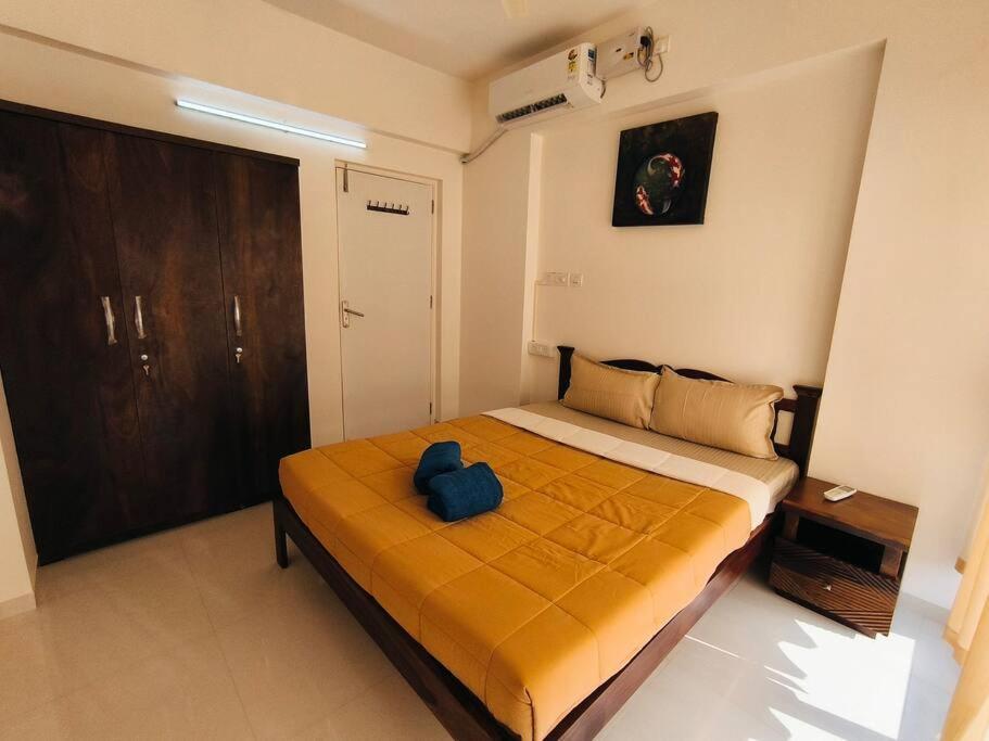 Good 2 Bhk With Pool View 6km From Airport, -805 Apartment *