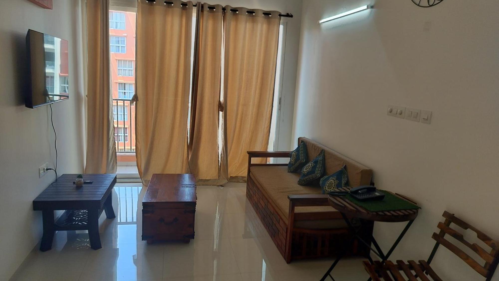 Good 2 Bhk With Pool View 6km From Airport, -805